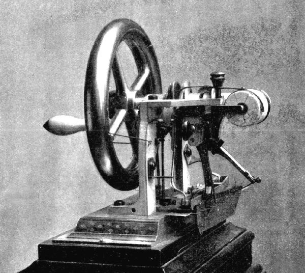 Иллюстрация к книге — Аббатство Даунтон. История гордости и предубеждений [binder1.pdfadobeacrobatpro_page_281_image_0001.jpg]