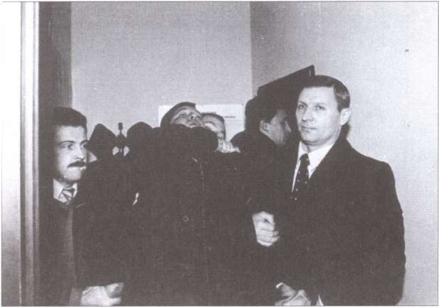 Иллюстрация к книге — Предатели. Войско без знамен [i_026.jpg]