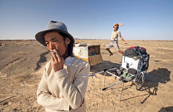 Иллюстрация к книге — Самый большой дурак под солнцем. 4646 километров пешком домой [i_023.jpg]