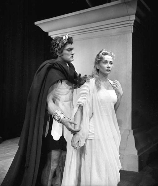 Иллюстрация к книге — Парижские тайны. Жизнь артиста [block_005351_mare_page_233_image_0001.jpg]