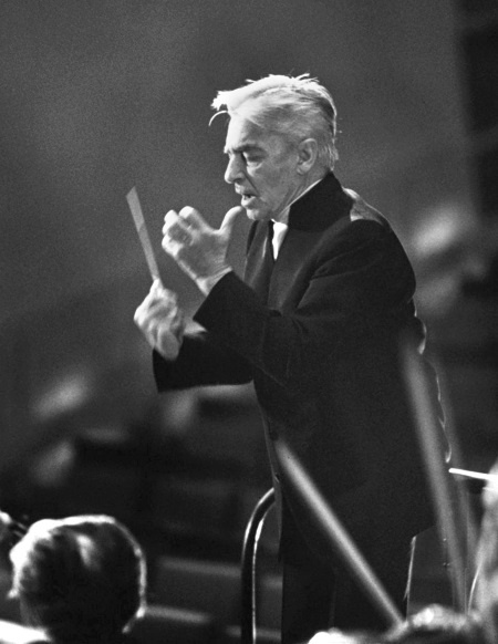 Иллюстрация к книге — Я, Лучано Паваротти, или Восхождение к славе [i_032.jpg]