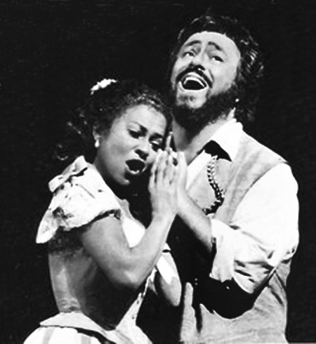 Иллюстрация к книге — Я, Лучано Паваротти, или Восхождение к славе [i_039.jpg]