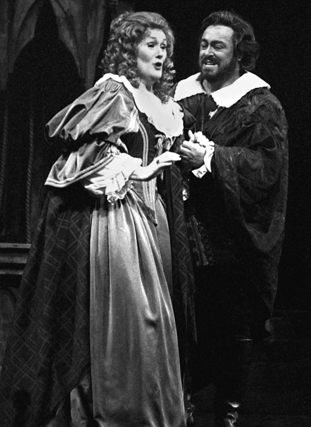 Иллюстрация к книге — Я, Лучано Паваротти, или Восхождение к славе [i_046.jpg]