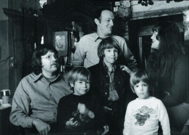 Иллюстрация к книге — Бродский среди нас [_01_page_06_07.jpg]