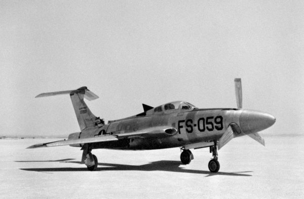 Иллюстрация к книге — Русские крылья Америки. "Громовержцы" Северского и Картвели [_316.jpg]