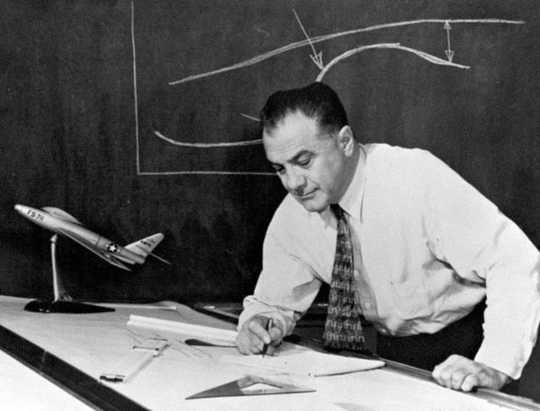 Иллюстрация к книге — Русские крылья Америки. "Громовержцы" Северского и Картвели [_319.jpg]