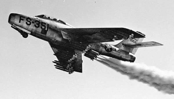 Иллюстрация к книге — Русские крылья Америки. "Громовержцы" Северского и Картвели [_3202.jpg]