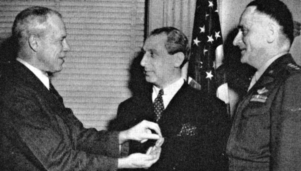 Иллюстрация к книге — Русские крылья Америки. "Громовержцы" Северского и Картвели [_338.jpg]