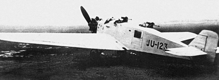 Иллюстрация к книге — Неизвестный Юнкерс [i_069.jpg]