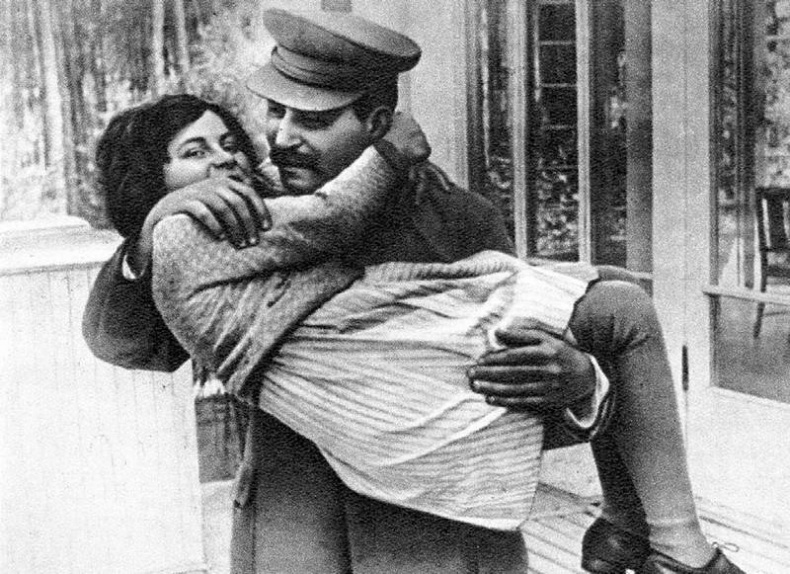 Иллюстрация к книге — Сталин [i_011.jpg]