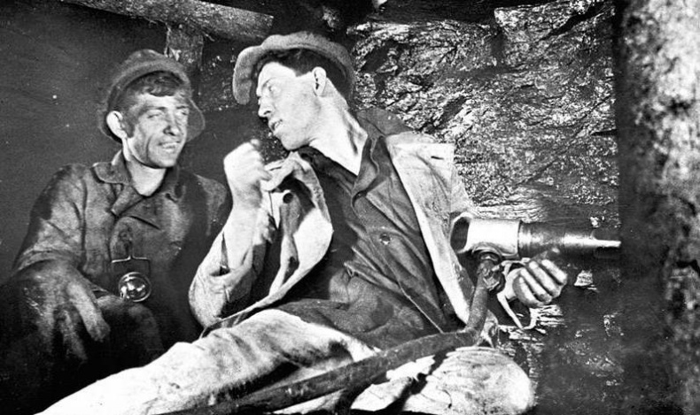 Иллюстрация к книге — Сталин [i_013.jpg]