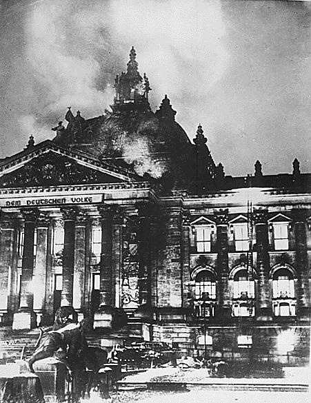 Иллюстрация к книге — Нацистская Германия [i_006.jpg]