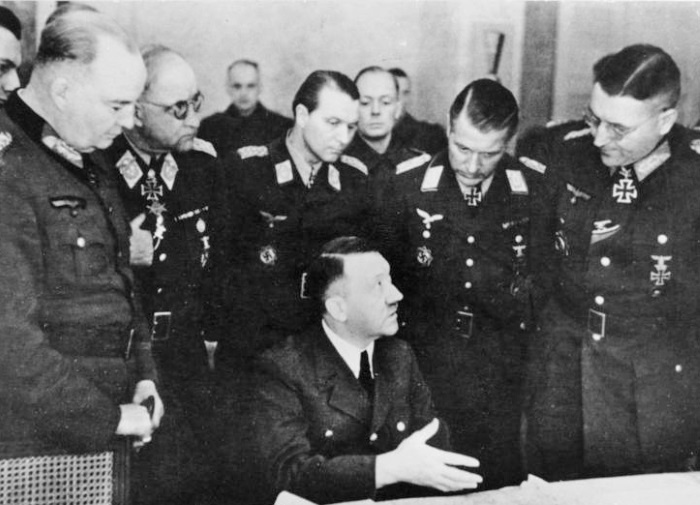 Иллюстрация к книге — Нацистская Германия [i_024.jpg]