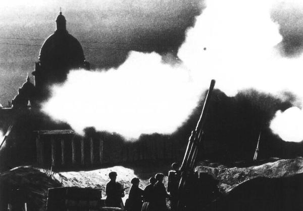 Иллюстрация к книге — Блокада Ленинграда [_07.jpg]