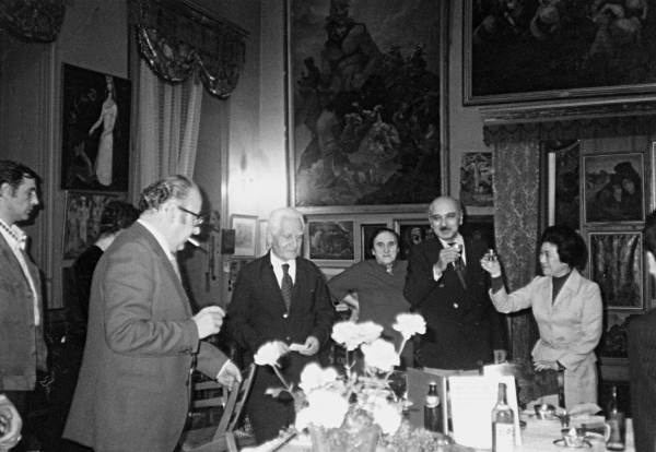 Иллюстрация к книге — Мемуары фрейлины императрицы. Царская семья, Сталин, Берия, Черчилль и другие в семейных дневниках трех поколений [i_018.jpg]