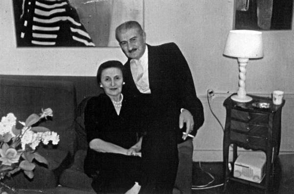 Иллюстрация к книге — Мемуары фрейлины императрицы. Царская семья, Сталин, Берия, Черчилль и другие в семейных дневниках трех поколений [i_019.jpg]