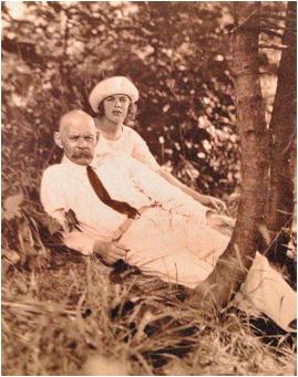 Иллюстрация к книге — Мемуары матери Сталина. 13 женщин Джугашвили [img5EE4.jpg]