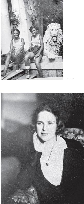 Иллюстрация к книге — Мемуары матери Сталина. 13 женщин Джугашвили [imgF182.jpg]