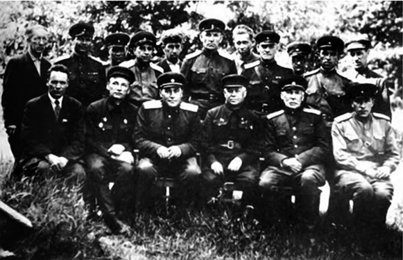 Иллюстрация к книге — Автомат Калашникова. Символ России [kalash_11.jpg]