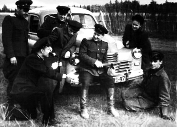 Иллюстрация к книге — Автомат Калашникова. Символ России [kalash_25.jpg]