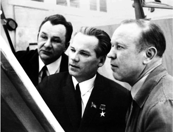 Иллюстрация к книге — Автомат Калашникова. Символ России [kalash_27.jpg]