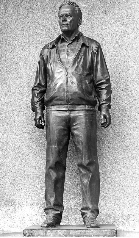 Иллюстрация к книге — Автомат Калашникова. Символ России [kalash_50.jpg]