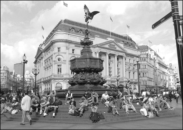 Иллюстрация к книге — Шерлок. На шаг впереди зрителей [_255.jpg]