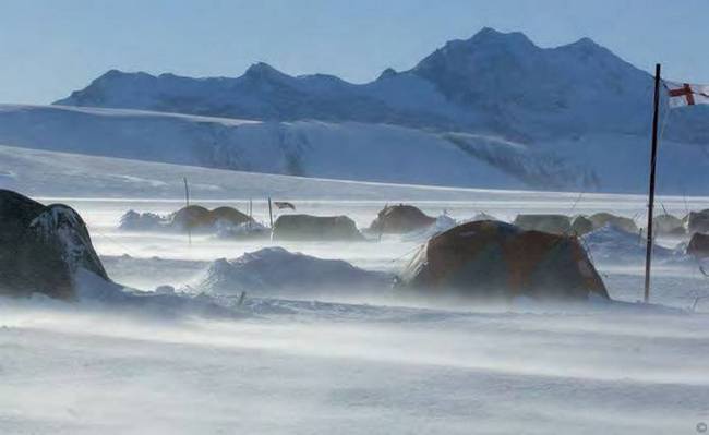 Иллюстрация к книге — 8 полюсов Фредерика Паулсена. Путешествие в мир холода [i_064.jpg]