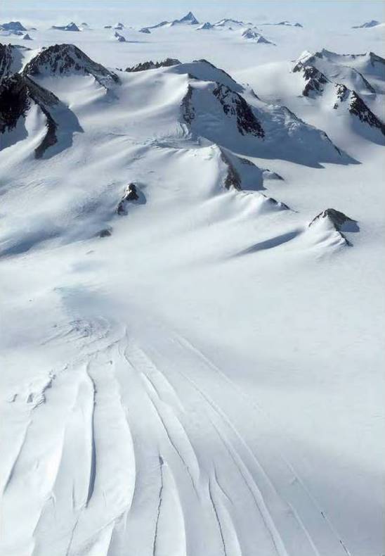 Иллюстрация к книге — 8 полюсов Фредерика Паулсена. Путешествие в мир холода [i_071.jpg]