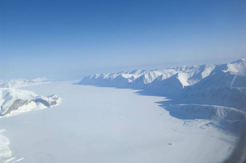 Иллюстрация к книге — 8 полюсов Фредерика Паулсена. Путешествие в мир холода [i_123.jpg]