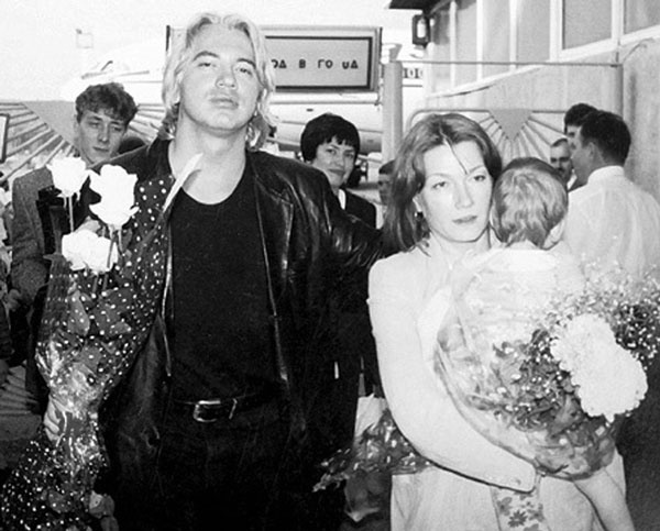 Иллюстрация к книге — Дмитрий Хворостовский. Две женщины и музыка [benua_vorostovskijj_page_054_image_0001.jpg]