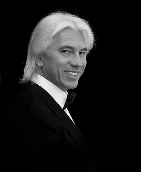 Иллюстрация к книге — Дмитрий Хворостовский. Две женщины и музыка [benua_vorostovskijj_page_108_image_0001.jpg]