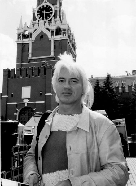 Иллюстрация к книге — Дмитрий Хворостовский. Две женщины и музыка [benua_vorostovskijj_page_156_image_0001.jpg]