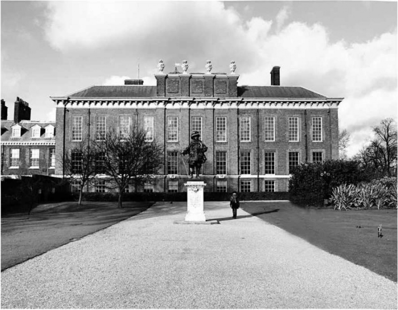 Иллюстрация к книге — Леди Диана. Принцесса людских сердец [i_061.jpg]