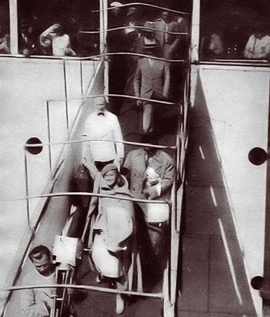 Иллюстрация к книге — Грета Гарбо. Исповедь падшего ангела [i_052.jpg]