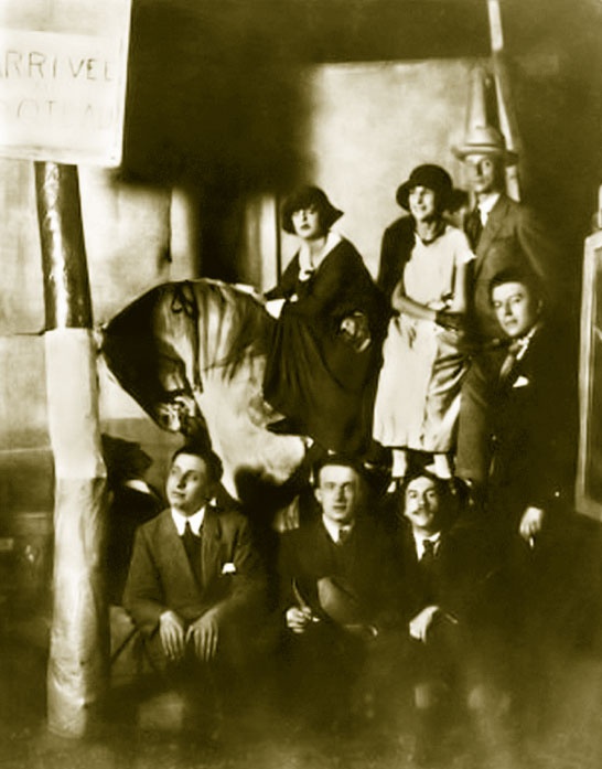 Иллюстрация к книге — Гала. Как сделать гения из Сальвадора Дали [i_035.jpg]