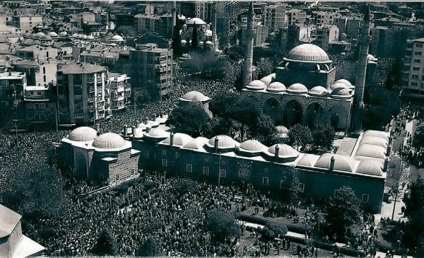 Иллюстрация к книге — Великолепный век. Все тайны знаменитого сериала [i_050.jpg]