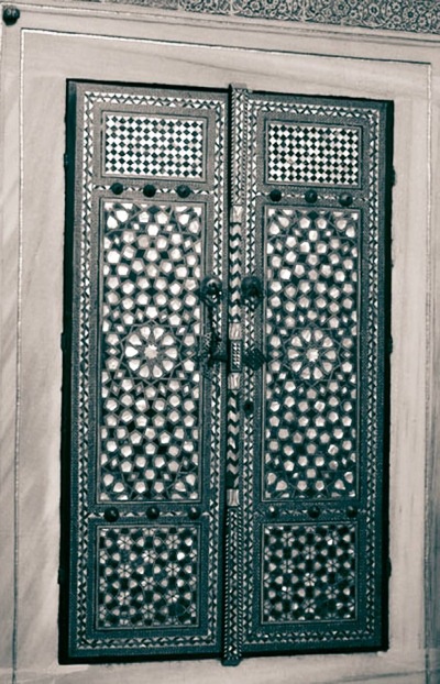 Иллюстрация к книге — Великолепный век. Все тайны знаменитого сериала [i_145.jpg]