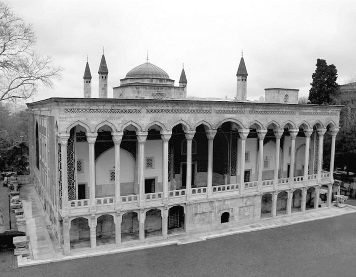 Иллюстрация к книге — Роксолана. Ведьма Османского гарема [i_057.jpg]