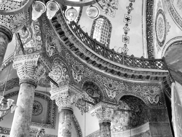 Иллюстрация к книге — Роксолана. Ведьма Османского гарема [i_074.jpg]