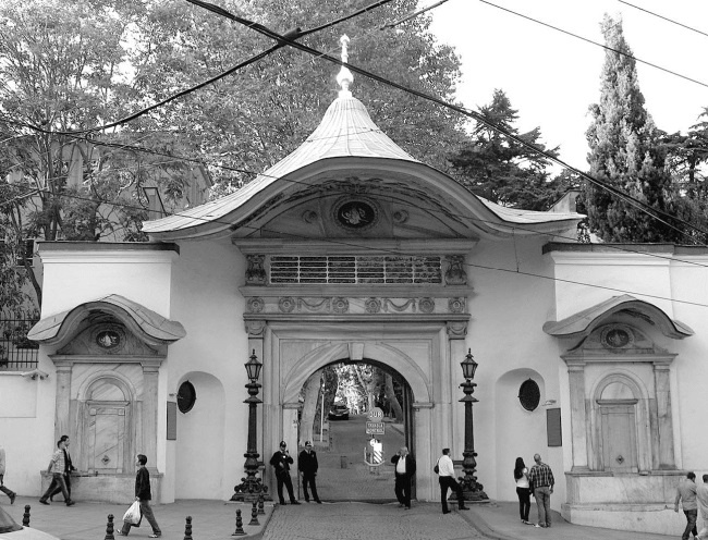 Иллюстрация к книге — Роксолана. Ведьма Османского гарема [i_112.jpg]