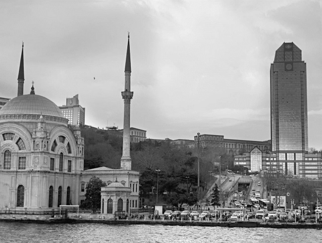 Иллюстрация к книге — Роксолана. Ведьма Османского гарема [i_117.jpg]