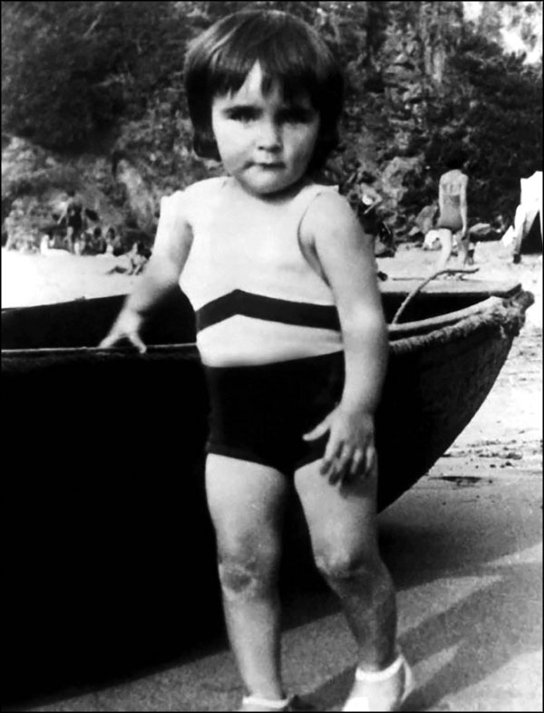 Иллюстрация к книге — Элизабет Тейлор. Клеопатра Голливуда [_013.jpg]