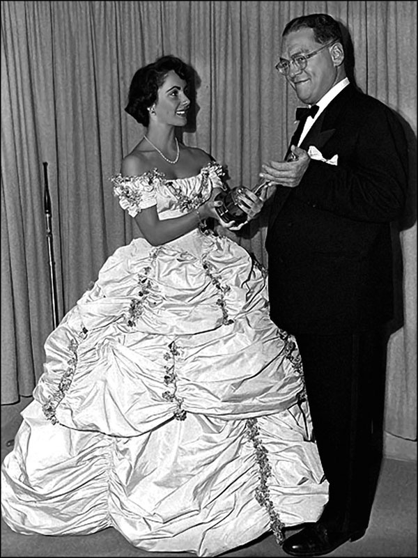 Иллюстрация к книге — Элизабет Тейлор. Клеопатра Голливуда [_065.jpg]