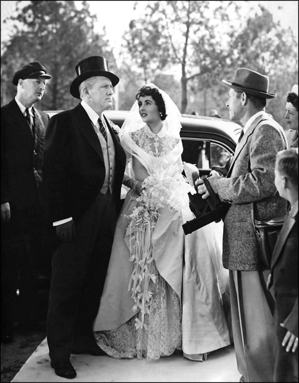 Иллюстрация к книге — Элизабет Тейлор. Клеопатра Голливуда [_087.jpg]