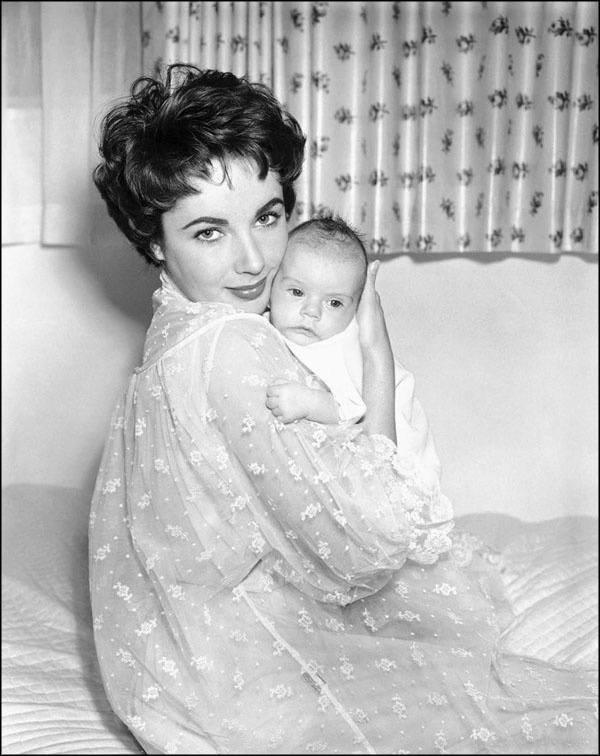 Иллюстрация к книге — Элизабет Тейлор. Клеопатра Голливуда [_167.jpg]