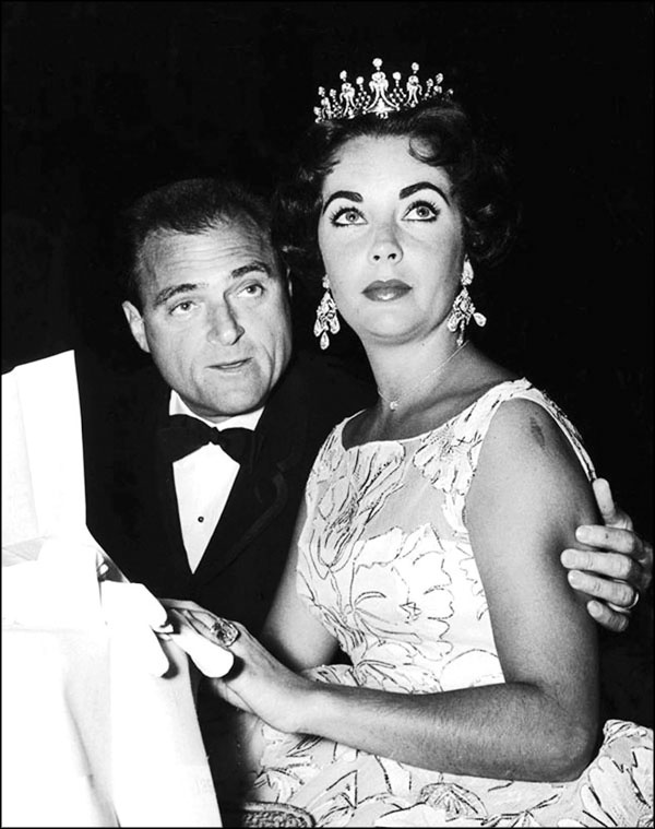 Иллюстрация к книге — Элизабет Тейлор. Клеопатра Голливуда [_189.jpg]