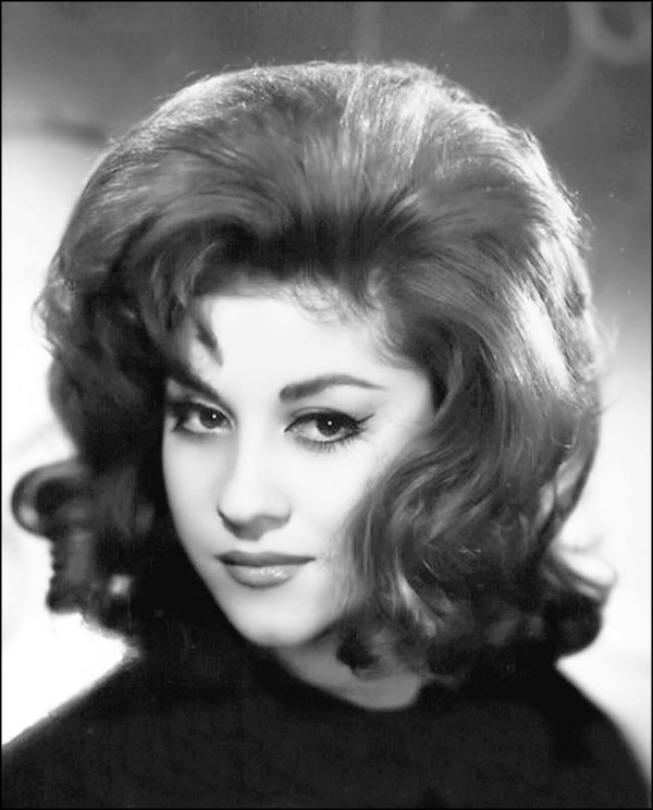 Иллюстрация к книге — Мерьем Узерли. Актрисы &quot;Великолепного века&quot; [_107.jpg]