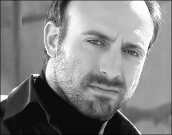 Иллюстрация к книге — Мерьем Узерли. Актрисы &quot;Великолепного века&quot; [_165.jpg]