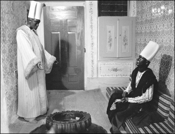 Иллюстрация к книге — Мерьем Узерли. Актрисы &quot;Великолепного века&quot; [_275.jpg]